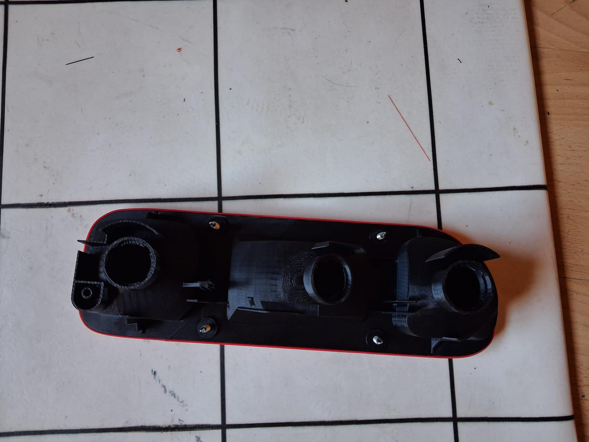 Piloto trasero izquierdo replica Nissan Terrano 2 93-98 - detalle