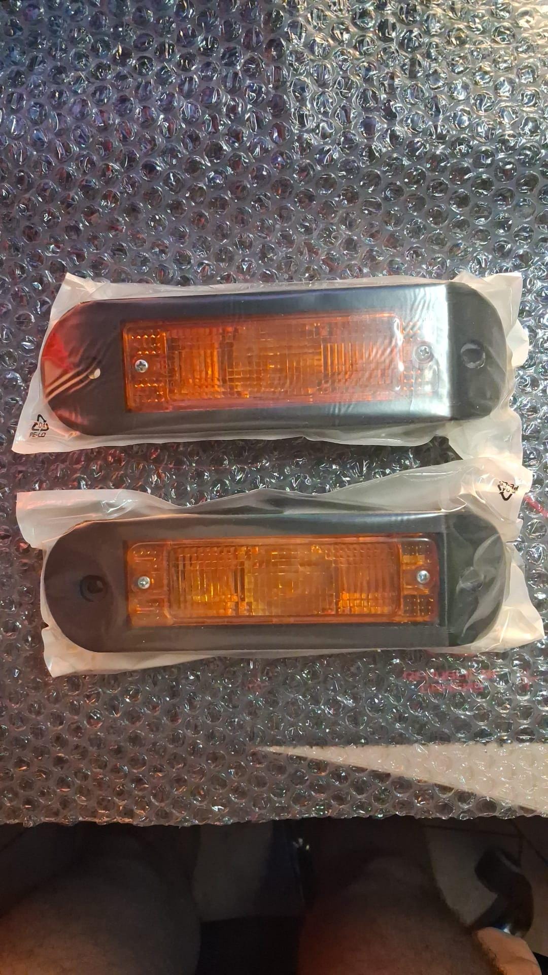 Intermitentes delanteros Nissan Terrano 2 R20 BIFARO - encendidos
