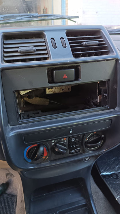 Marco Adaptador Radio 1 DIN Nissan Terrano 2 R20 - Ref. 68470-0X800