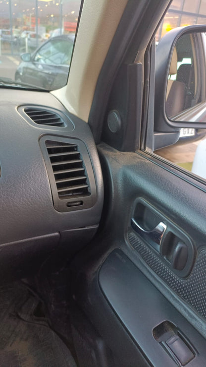 Rejilla Salida Aire Lateral Salpicadero Nissan Terrano 2 R20 - Ref. 687410F000