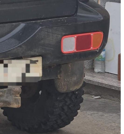 Piloto trasero derecho Ford Maverick - detalle carcasa